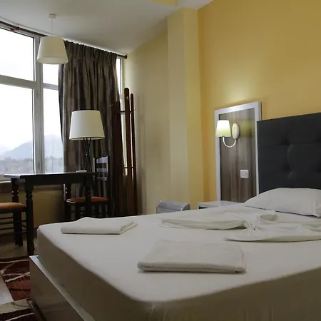 Hotel Star 2*