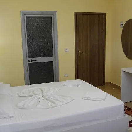 Hotel Star 2*